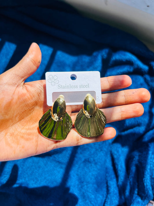 Solid colour earrings