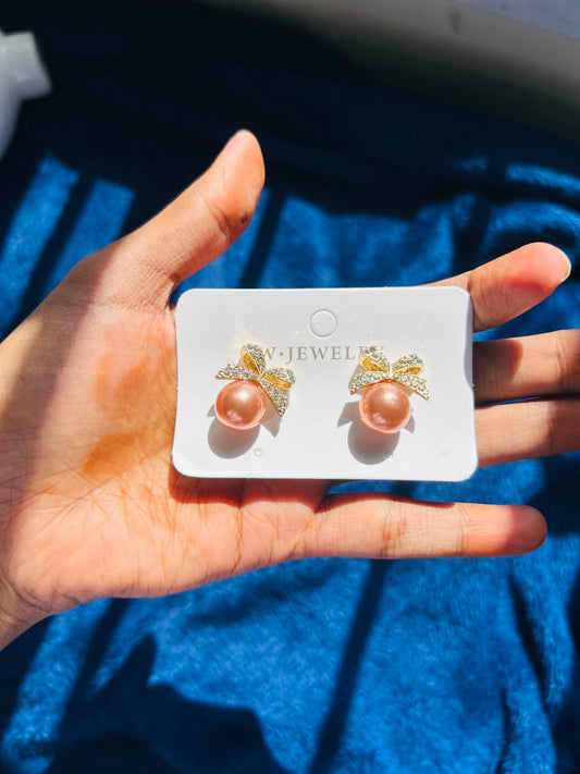 Bow stud earrings