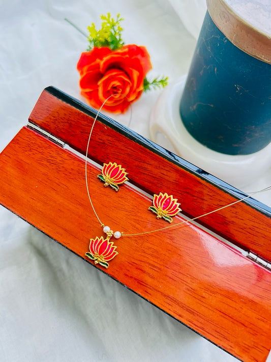 Trending Invisible Lotus Necklace Set